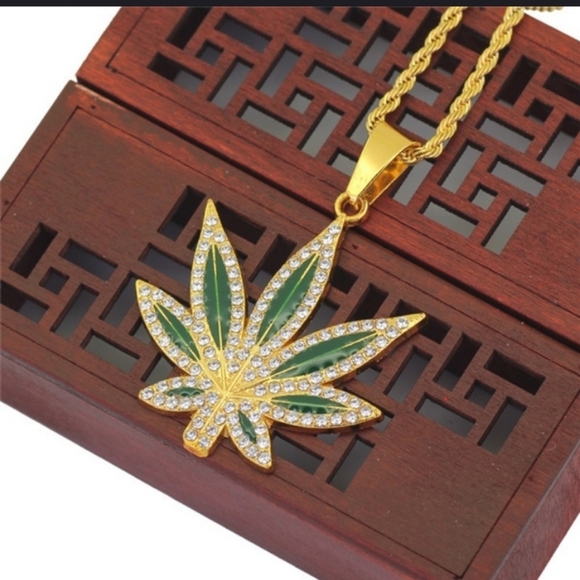 Weed necklace - Picture 2 of 3